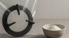 ガスコンロの五徳掃除はこすらないでOK セスキで油汚れと焦げを落とす手順