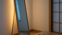 全身鏡の裏にLEDテープライトを貼るだけで間接照明が完成するやり方