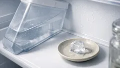 製氷機の掃除はいつするべき?給水タンクと製氷皿の正しいお手入れ目安