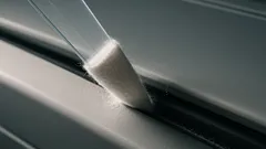 捨てる前に試したい、クリアファイルで隙間掃除がはかどる作り方